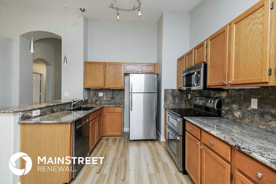 Building Photo - 1668 E Golden Ln