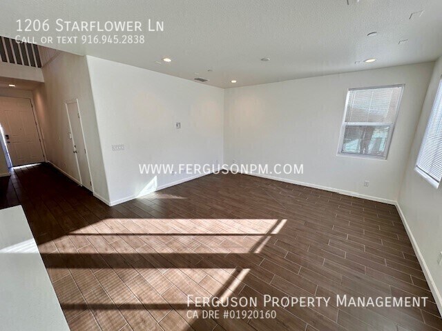 Building Photo - 1206 Starflower Ln