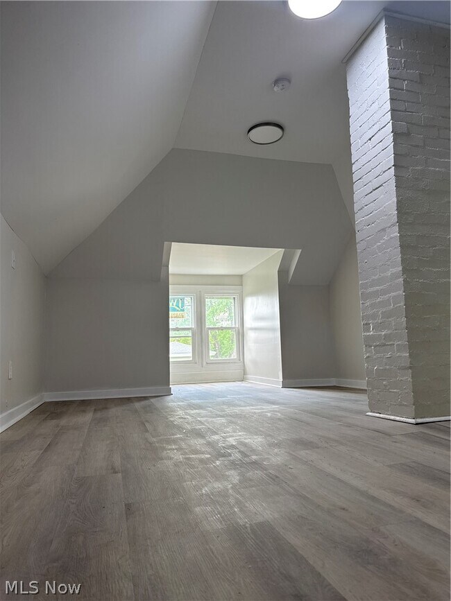 Building Photo - 434 5th St SW