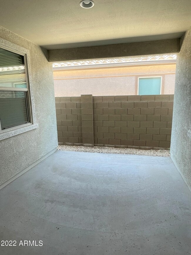 Building Photo - 9849 E Tahoe Ave