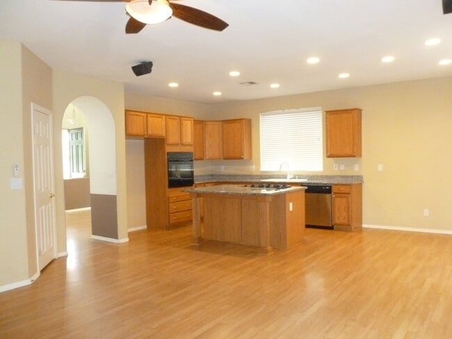 Building Photo - 11768 Del Sur Ave