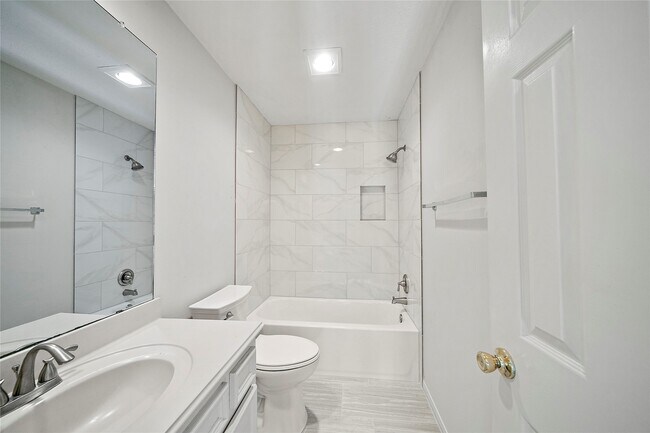 Building Photo - 1711 S Medio River Cir