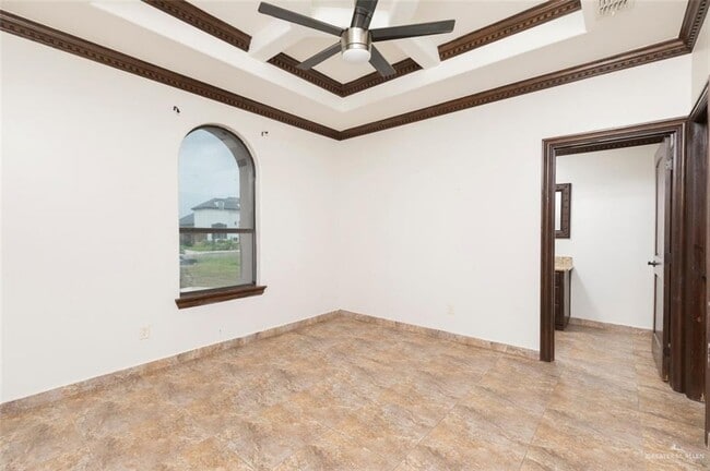 Building Photo - 18 Thornwood Loop