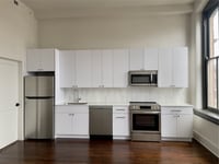 Building Photo - Historic Modern Apartment