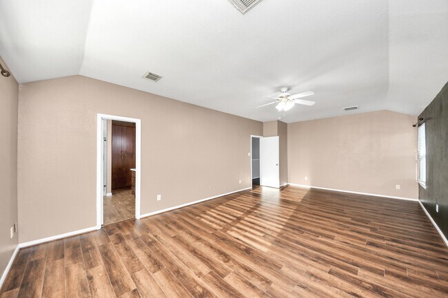 Building Photo - 16319 Autumn Leigh Dr
