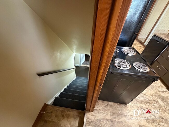 Building Photo - Updated 4+ Bedroom, 2 Bathroom House By Augustana University