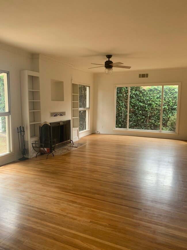 Building Photo - 1142 16th St