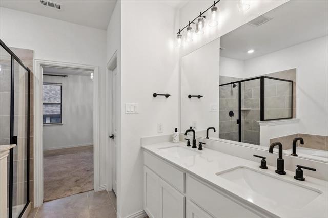 Building Photo - 2217 Elm Pl