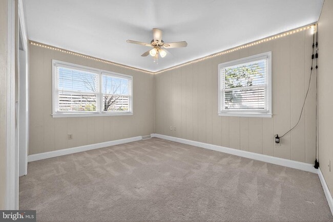 Building Photo - 335 Connecticut Ave