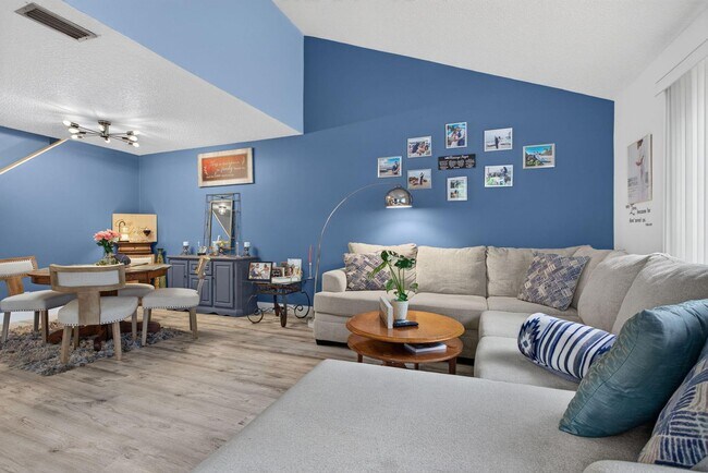 Building Photo - 3320 Alba Cir