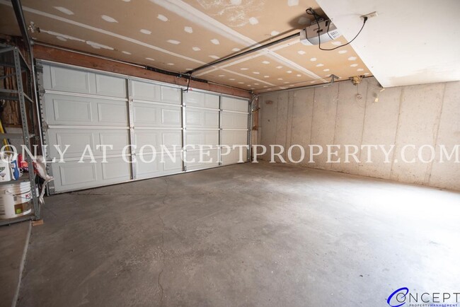 Building Photo - Newly Remodeled 5-Bedroom Home | 2-Car Gar...