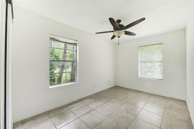 Building Photo - 47 Blue Lake Dr