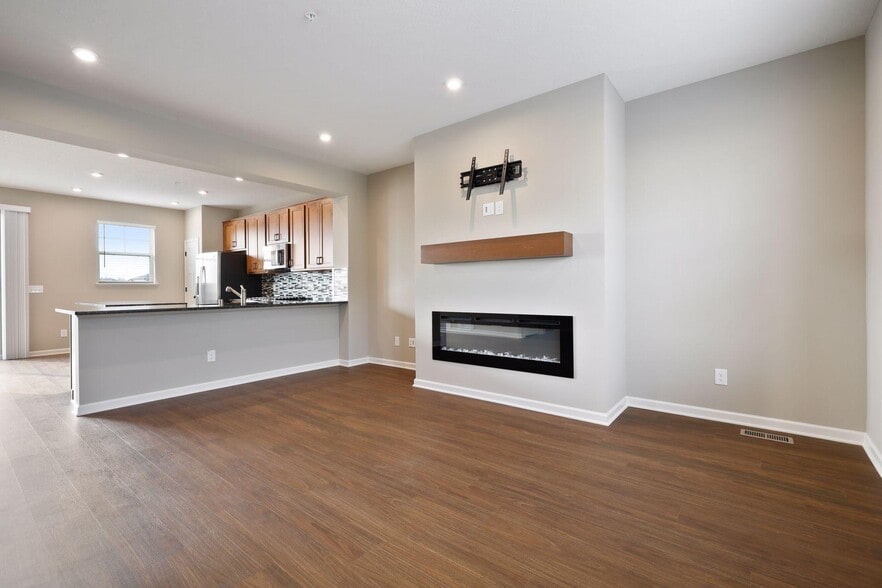 Building Photo - 6532 Joliet Ave S