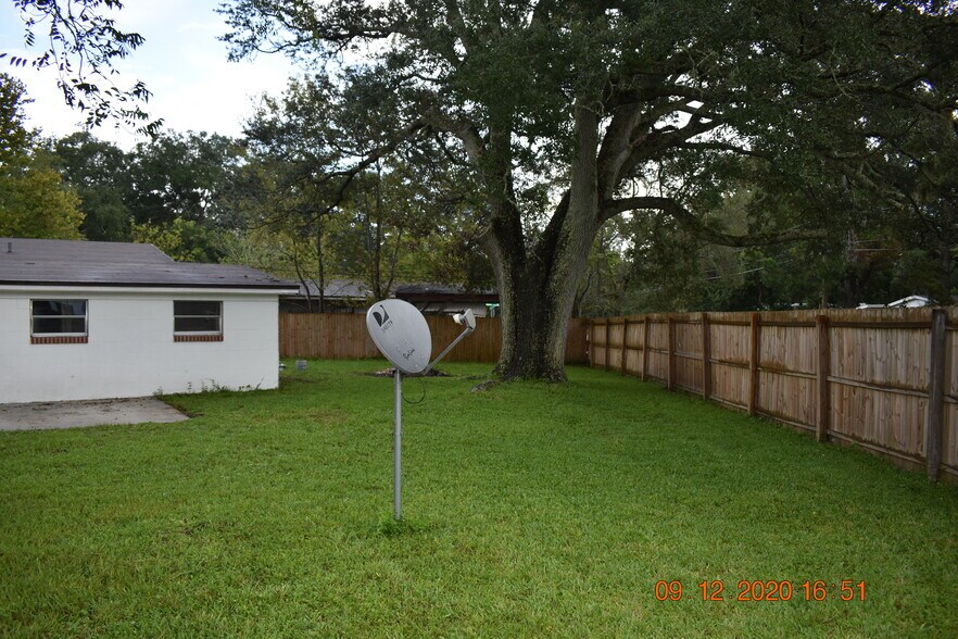 Building Photo - 2537 Chris Ct