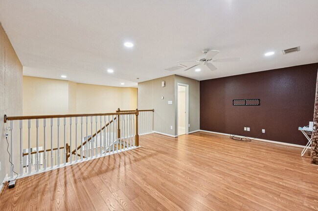 Building Photo - 15114 Magnoliabough Pl