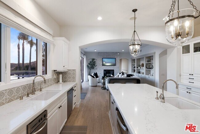 Building Photo - 4234 Prado De Los Pajaros