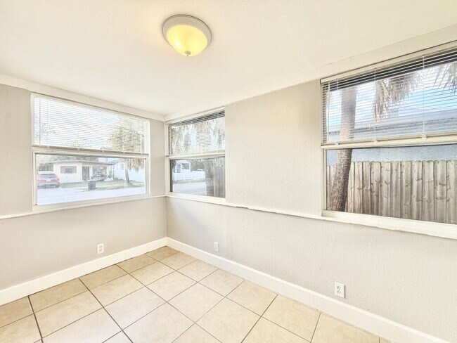 Building Photo - 1914 31st St S