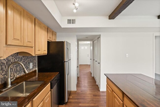 Building Photo - 1041 Brixton Ct