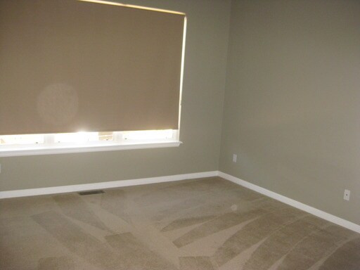 Building Photo - Beautiful 5 Bedroom Home for Rent on Creek...