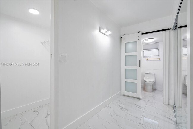 Building Photo - 406 NW 68th Ave