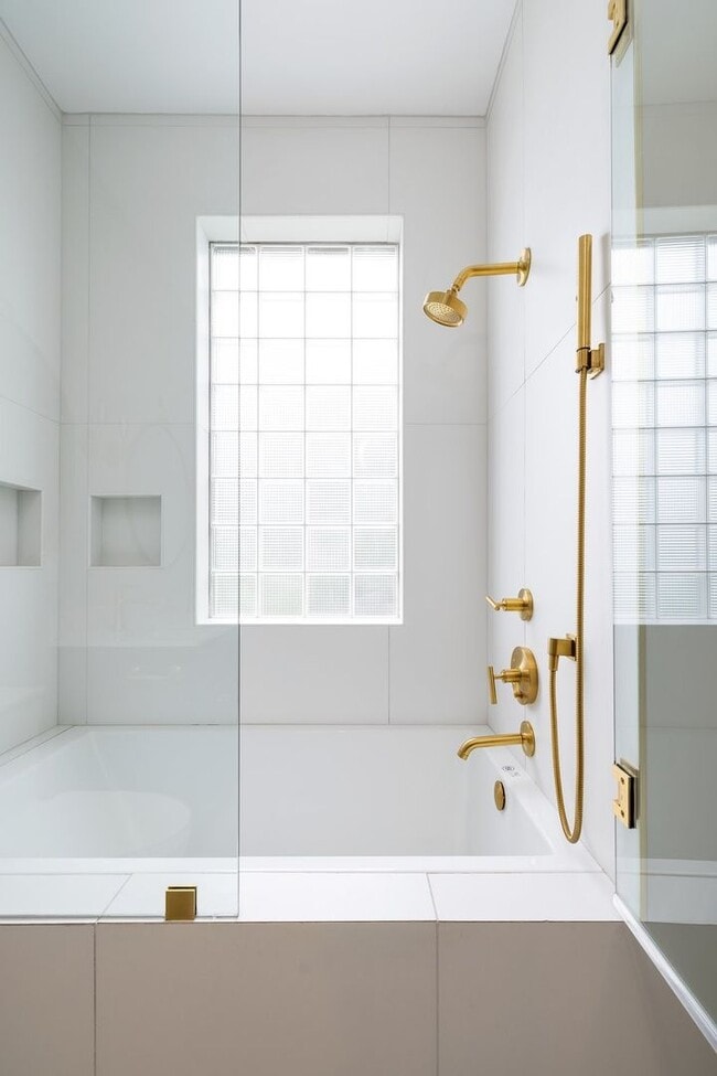 Building Photo - Located in the gated Valhalla community in Brentwood