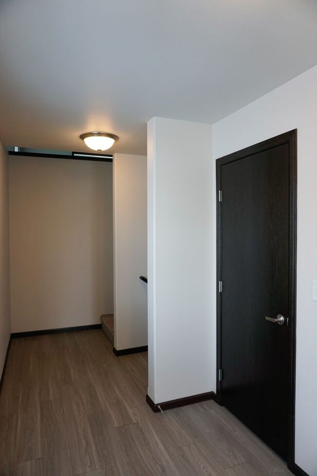 Building Photo - 3 Bed 3 Bath Twin Home