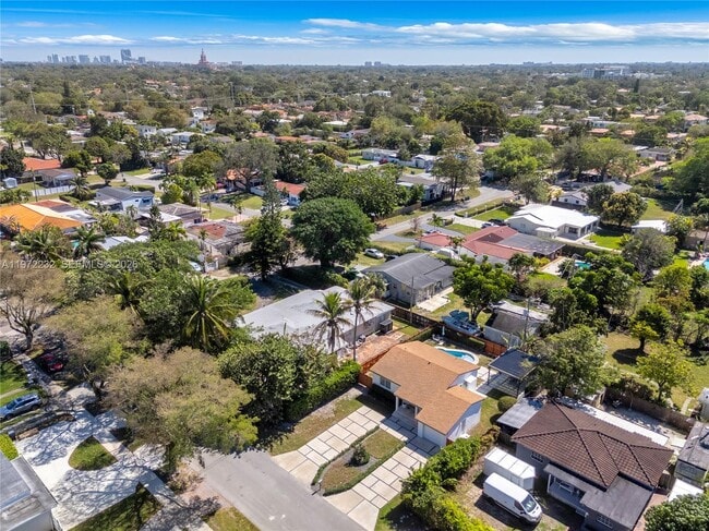 Building Photo - 6376 SW 20th St