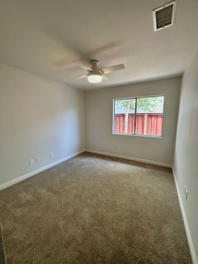 Building Photo - Gorgeous, newly remodeled single story home 3bd 2ba