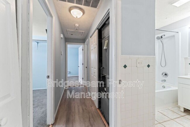 Building Photo - 5912 Bavaria Pl