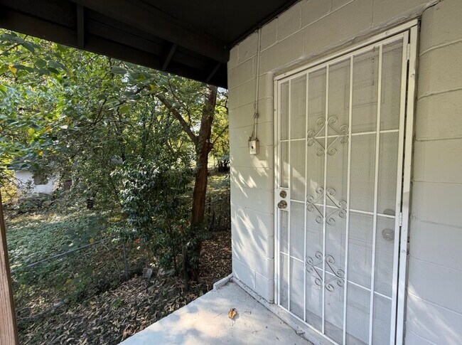 Building Photo - Quiet 1 bed 1 bath in Montgomery!