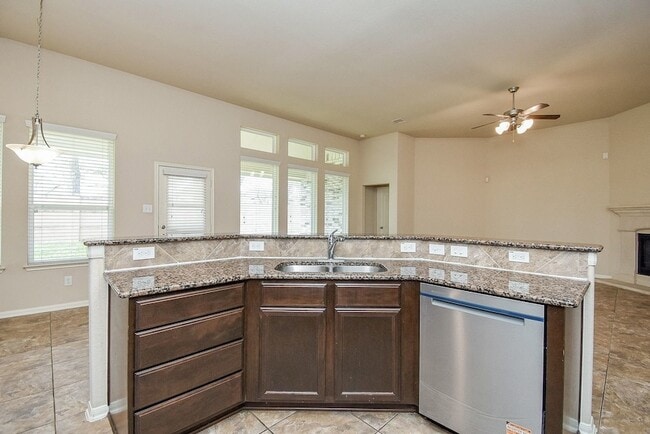 Building Photo - 4215 Mill Oak Dr
