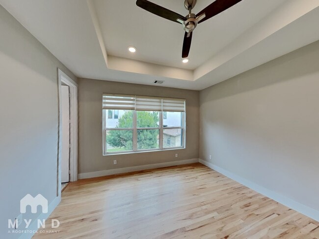 Building Photo - 2345 Vagas St