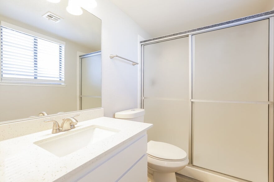 Building Photo - 3944 Grapefruit Cir