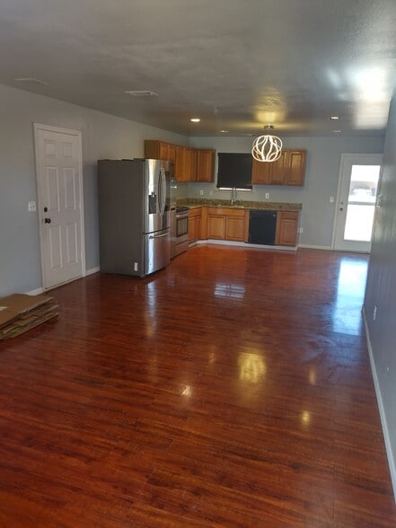 Building Photo - 4403 S Roberts St