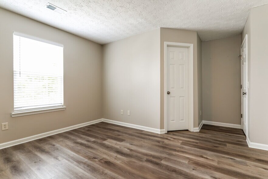 Building Photo - 1304 Ivey Pointe Dr SE