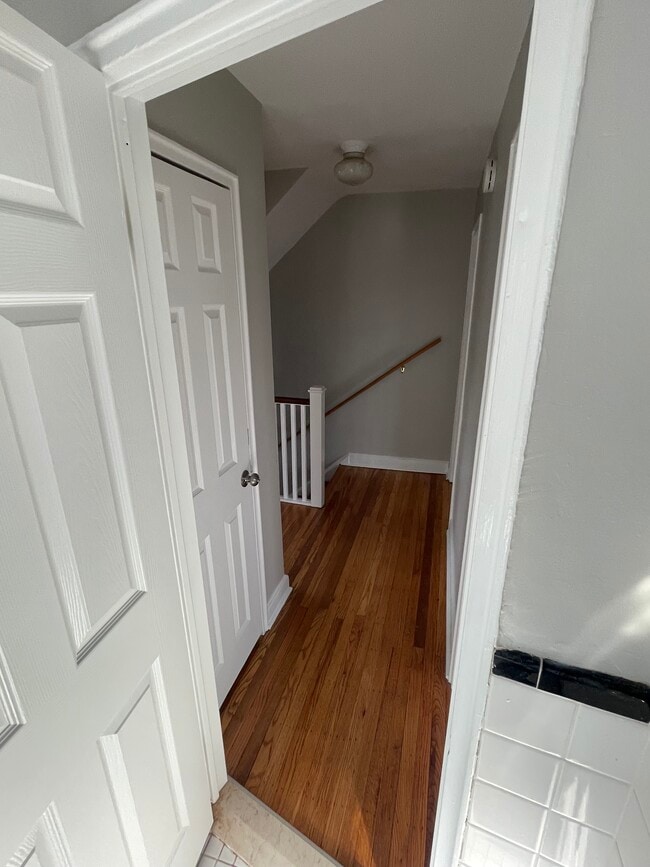 Building Photo - 1121 Cobbs St