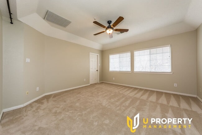Building Photo - Great location, nice community! Make it yo...