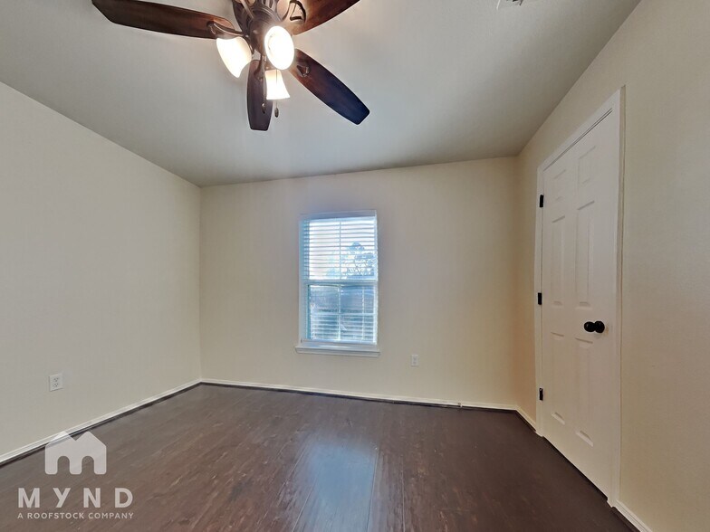 Building Photo - 5305 Westbrook Rd