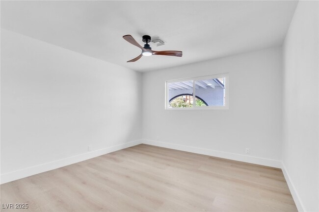 Building Photo - 3485 Shamrock Ave