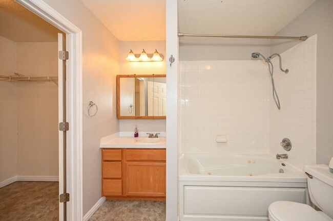 Building Photo - Great Family Home in Excellent Location!