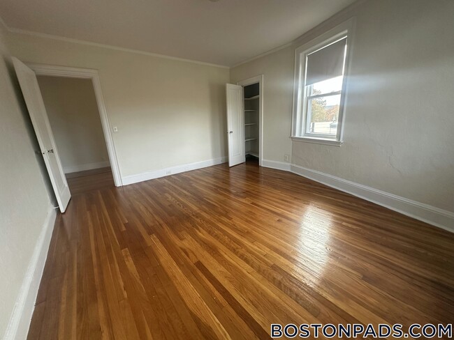 Building Photo - 2045 Commonwealth Ave