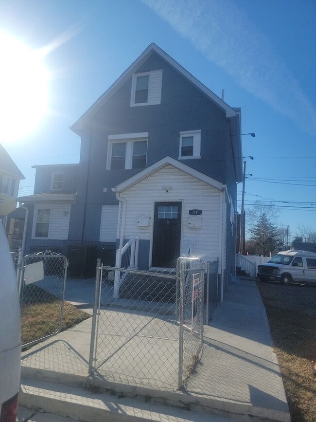 Building Photo - 17 W Talbott St