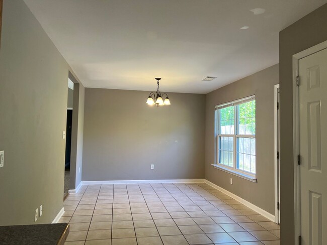 Building Photo - 329 Autumn Dr