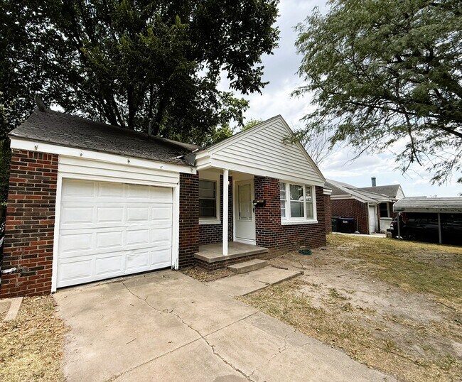 Building Photo - 1514 N Pershing St