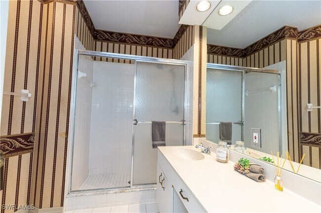 Building Photo - 12040 Summergate Cir