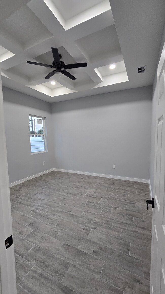 Building Photo - 15720 Palm Vista Dr