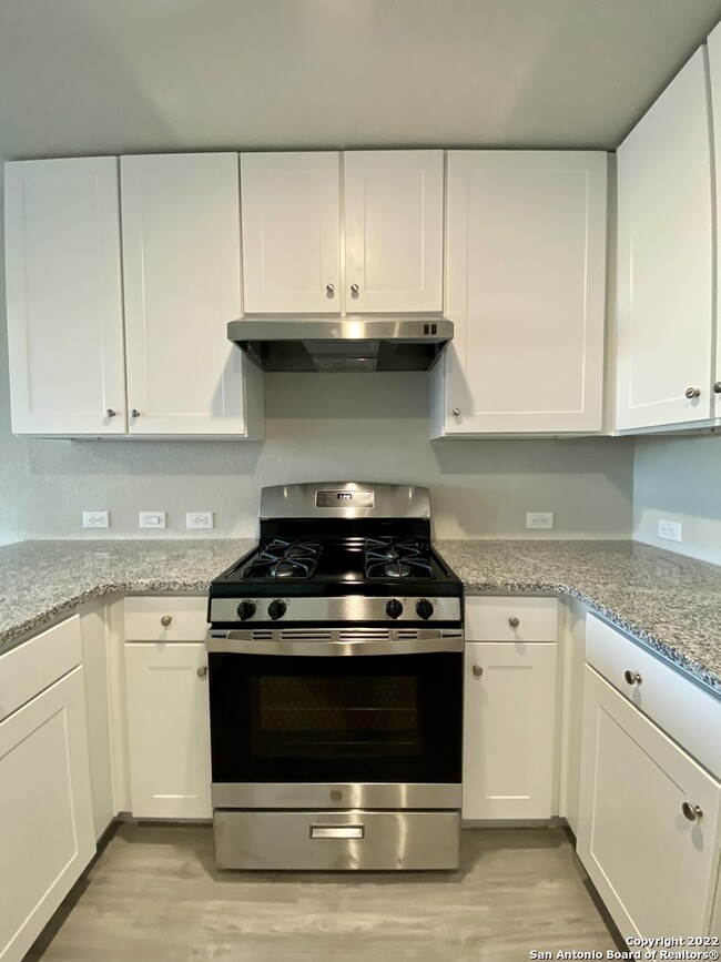 Building Photo - 2852 Rosefinch-