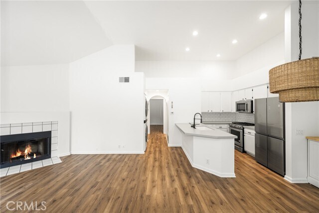 Building Photo - 24361 Conejo