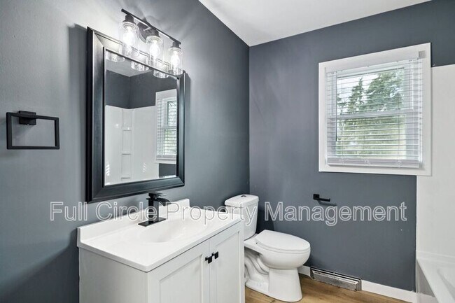 Building Photo - 803 N Christy St