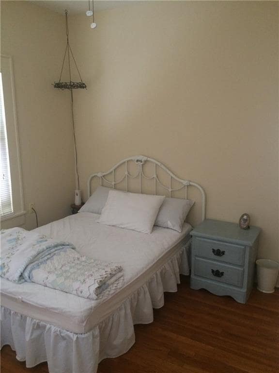 Building Photo - 707.5 Graham Pl